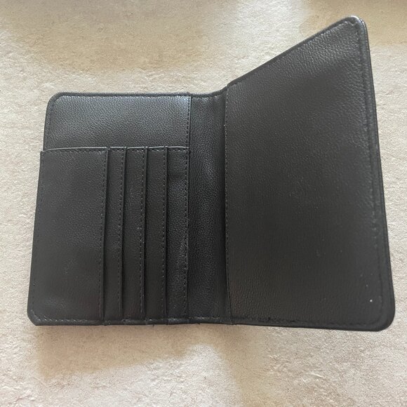 Guess Elite Passport and Card Holder NWOT - Picture 2 of 8